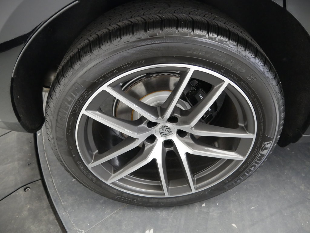 Certified 2026 Porsche Macan AWD/4WD image 15