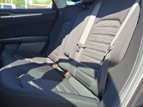 Used 2016 Ford Fusion SE FWD image 15