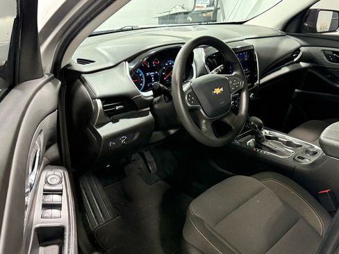 Used 2021 Chevrolet Traverse LS image 10