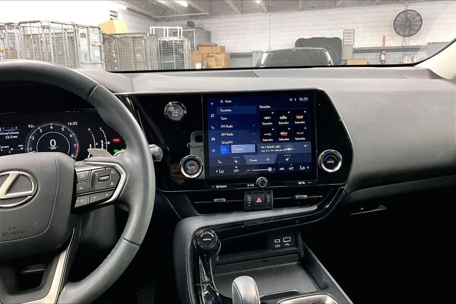 Used 2024 Lexus NX 250 FWD image 33