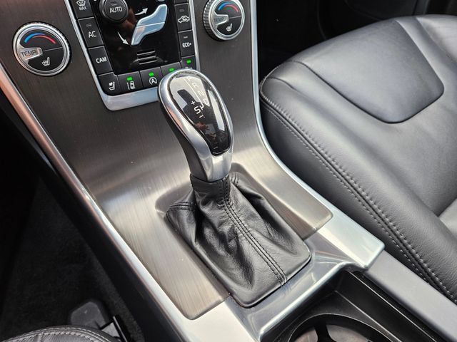 Used 2015 Volvo XC60 T6 Platinum FWD image 26