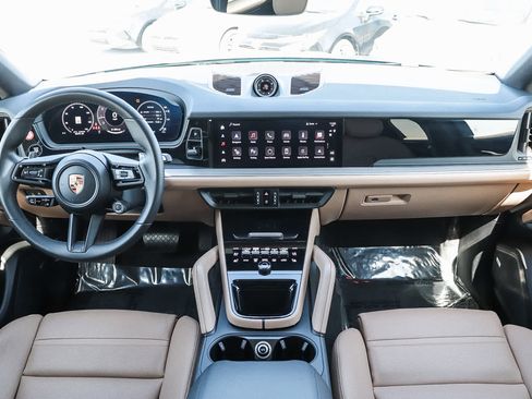 Used 2025 Porsche Cayenne image 16