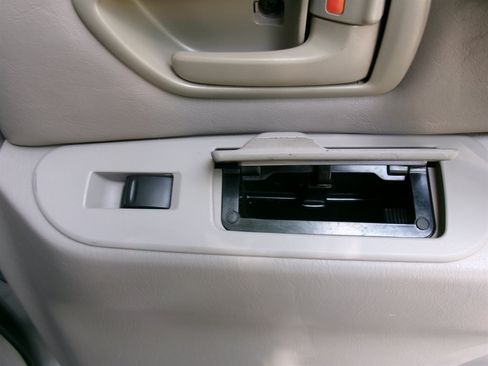 Used 2003 Toyota Sequoia SR5 RWD image 24