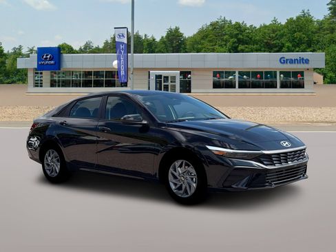 New 2026 Hyundai Elantra Blue image 10