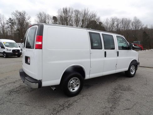 Used 2022 Chevrolet Express 2500 w/ Driver Convenience Package image 8