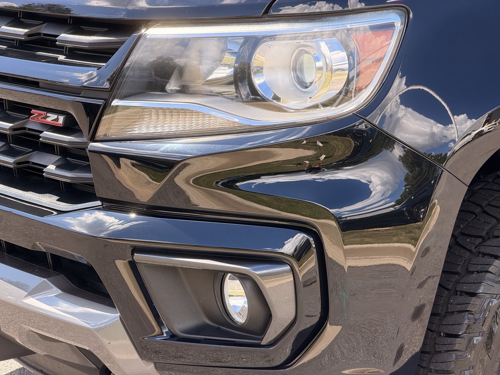 Used 2021 Chevrolet Colorado Z71 w/ Z71 Midnight Edition AWD/4WD image 8