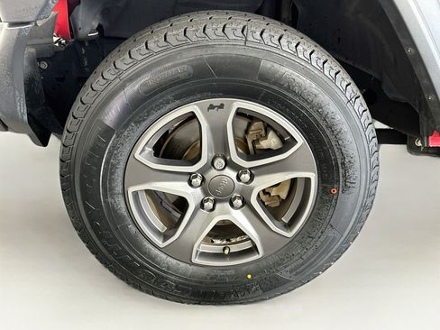 Used 2018 Jeep Wrangler Unlimited Sport S AWD/4WD image 11
