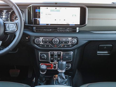 New 2026 Jeep Gladiator Mojave image 14