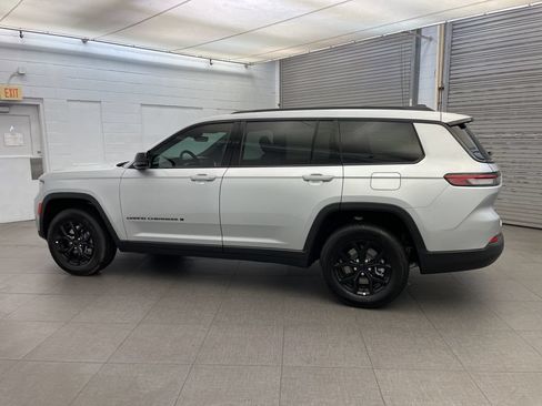 New 2025 Jeep Grand Cherokee L Altitude AWD/4WD image 5
