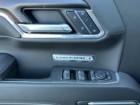 Used 2025 GMC Sierra 1500 Elevation w/ Elevation Premium Package image 10