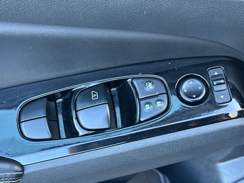 Used 2023 Nissan Altima 2.5 SV image 13