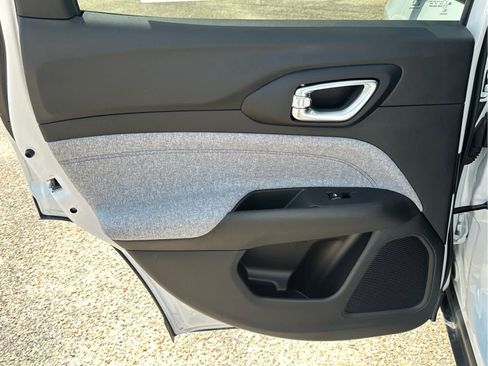 New 2025 Jeep Compass Latitude w/ Convenience Group image 34