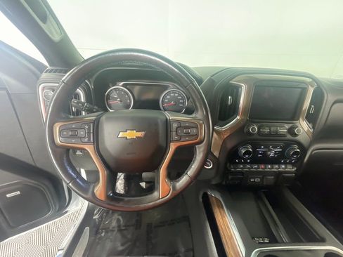 Used 2021 Chevrolet Silverado 1500 High Country image 14