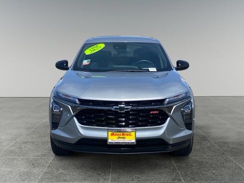 Used 2025 Chevrolet Trax RS w/ Driver Confidence Package FWD image 8