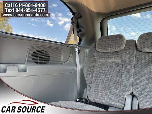 Used 2005 Dodge Grand Caravan SXT image 18