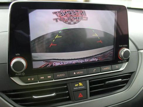 Used 2024 Nissan Altima 2.5 SR FWD image 18