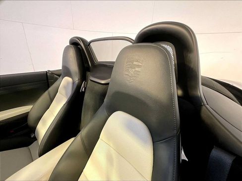 Used 2022 Porsche 718 Boxster RWD image 24