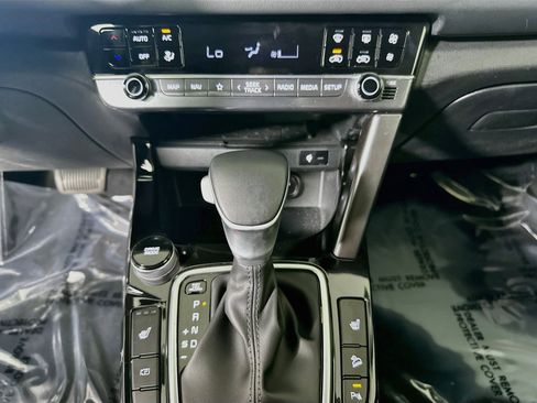 Used 2025 Kia Seltos EX FWD image 23