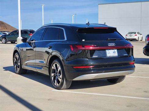 Used 2022 Audi e-tron Premium Plus w/ Premium Plus Package image 3