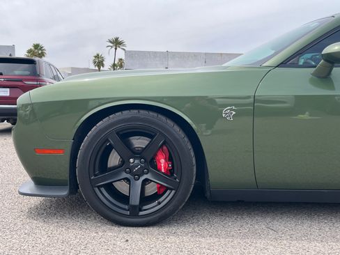 Used 2019 Dodge Challenger SRT Hellcat w/ Laguna Leather Package RWD image 11