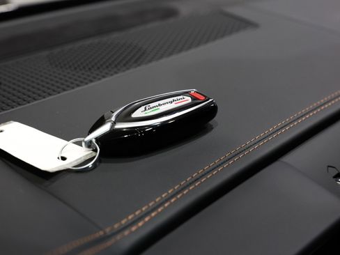 Used 2023 Lamborghini Urus S image 53