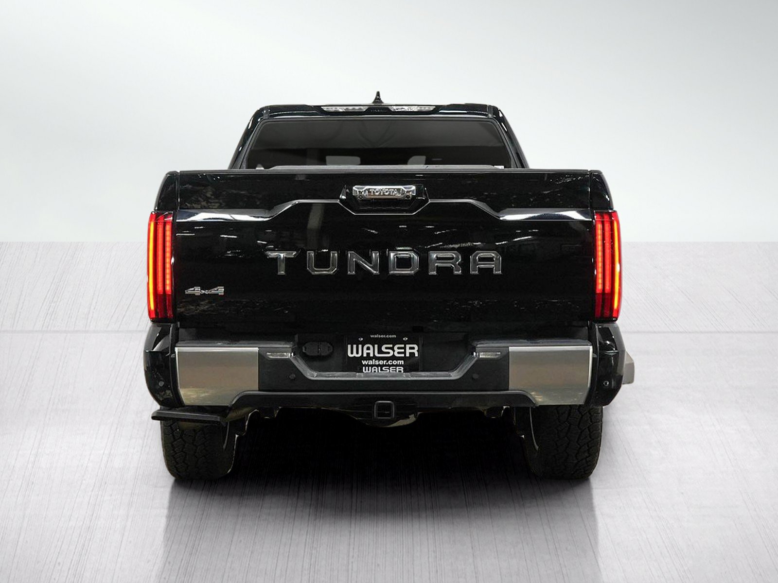 Used 2023 Toyota Tundra Limited w/ Power Package AWD/4WD image 4
