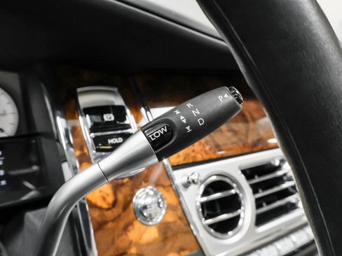 Used 2010 Rolls-Royce Ghost image 19