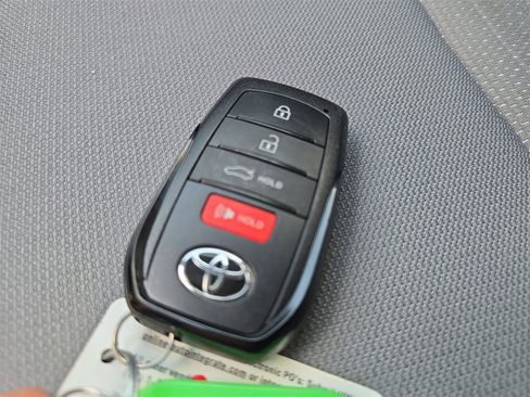 Used 2023 Toyota Corolla SE image 31