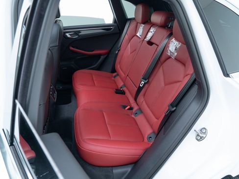 New 2026 Porsche Macan S image 33