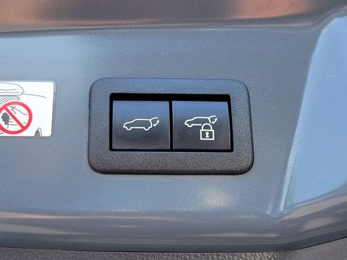 Used 2025 Toyota Prius Plug-In Hybrid w/ Limited Premium Package FWD image 21