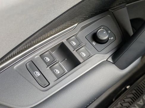 New 2026 Volkswagen Tiguan SE R-Line FWD image 27