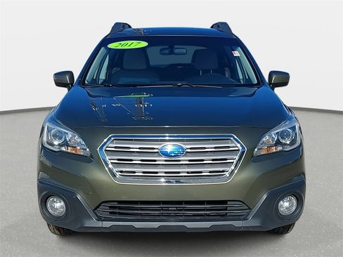 Used 2017 Subaru Outback 2.5i Premium image 2