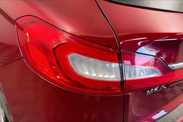 Used 2016 Lincoln MKX Reserve w/ Cargo Utility Package FWD image 19