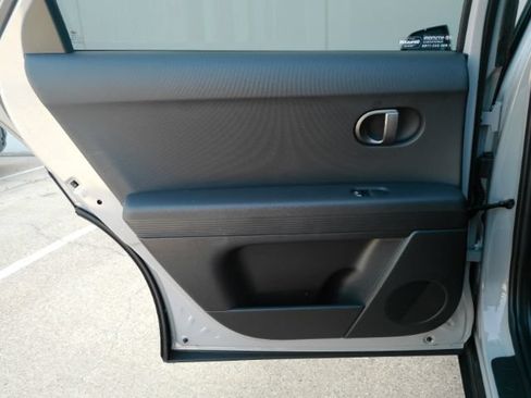 Used 2025 Hyundai Ioniq 5 SE RWD image 18