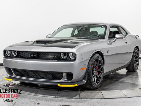 Used 2016 Dodge Challenger SRT Hellcat RWD image 31