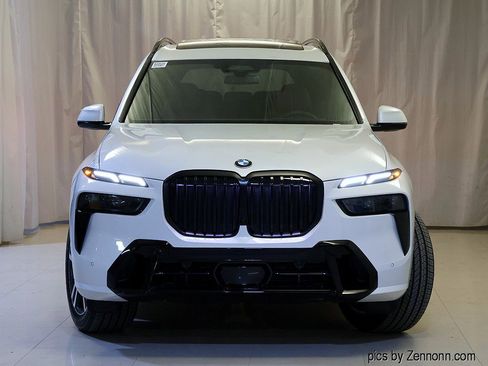 Used 2026 BMW X7 xDrive40i AWD/4WD image 2