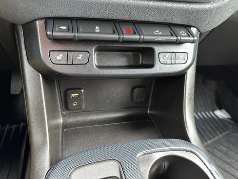 Used 2017 Chevrolet Colorado Z71 image 40