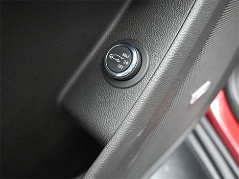 Used 2021 Chevrolet Traverse LT w/ LT Premium Package image 13