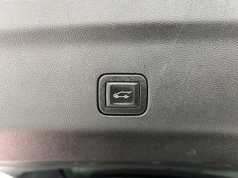 Used 2025 Chevrolet Tahoe Z71 AWD/4WD image 41