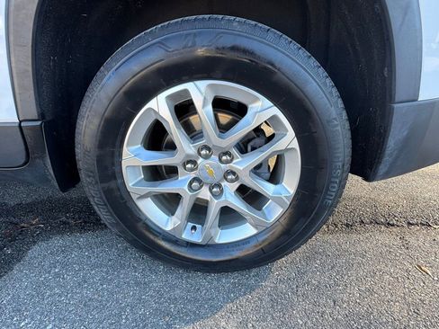 Used 2021 Chevrolet Traverse LS image 39