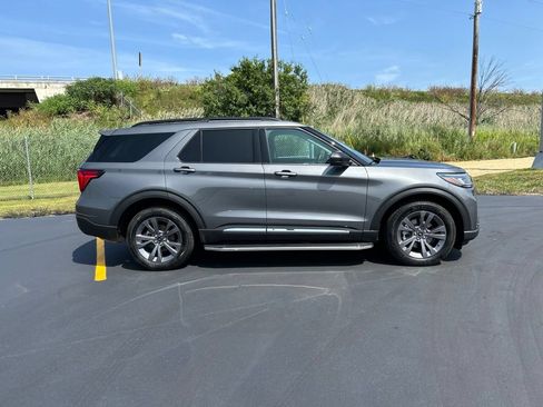 Used 2025 Ford Explorer Active w/ Active Comfort Package AWD/4WD image 6