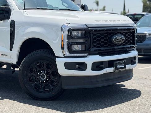 New 2026 Ford F250 Lariat w/ Black Appearance Package AWD/4WD image 4