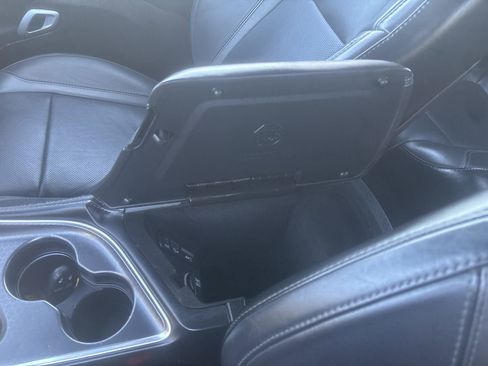 Used 2016 Dodge Challenger SXT Plus image 20