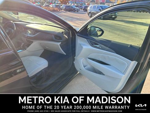 Used 2018 Buick Regal Preferred w/ Sights and Sounds Package image 37