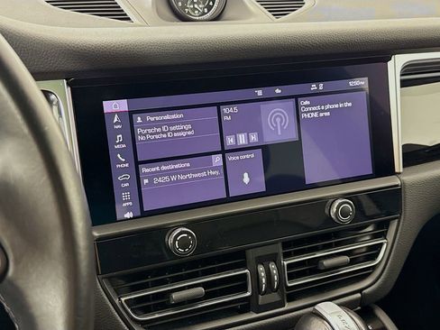 Certified 2024 Porsche Macan AWD/4WD image 18