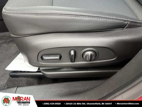 Used 2021 Buick Encore GX Select w/ Sport Touring Package FWD image 17