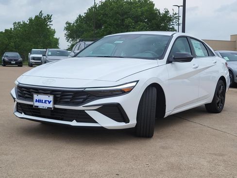 New 2026 Hyundai Elantra SEL Sport Premium FWD image 2