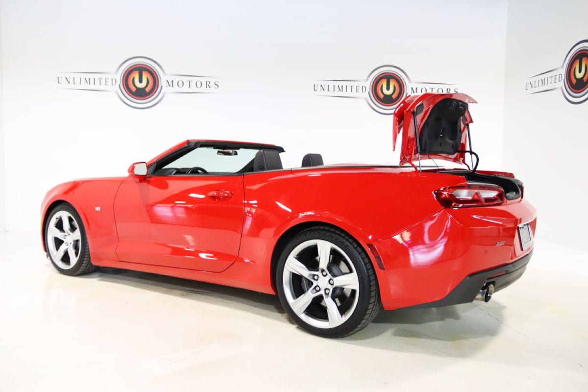 Used 2018 Chevrolet Camaro SS RWD image 32