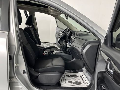 Used 2019 Nissan Rogue SV w/ Sun & Sound Touring Package FWD image 39