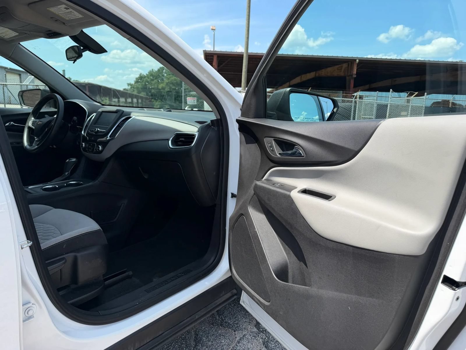 Used 2018 Chevrolet Equinox LS FWD image 9
